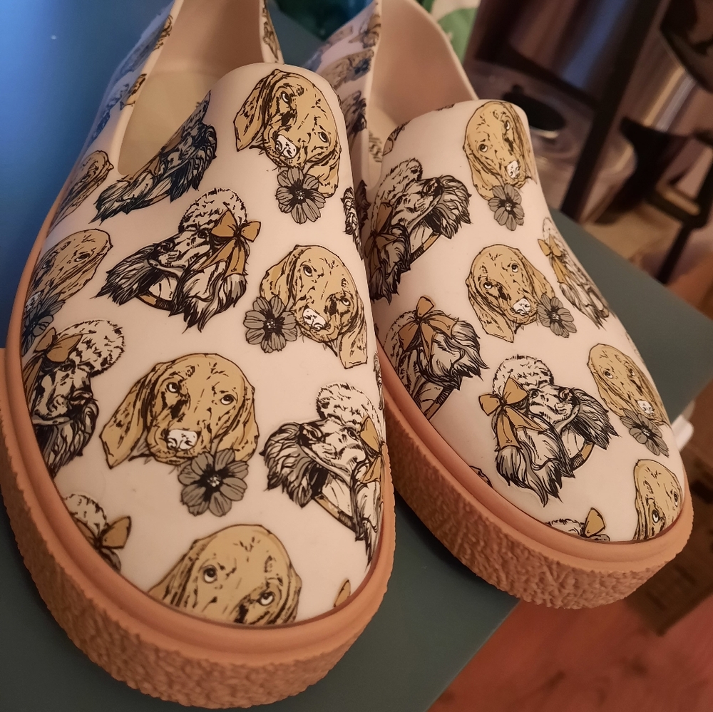 Melissa Mel Ground iii Slip On Sneaker,  Vegan, Dog Print, 7, EUC, RARE & CUTE